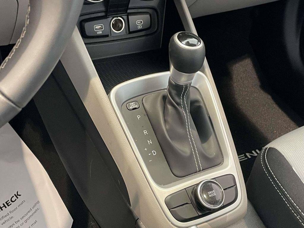 2025 Hyundai Venue SEL - Photo 48
