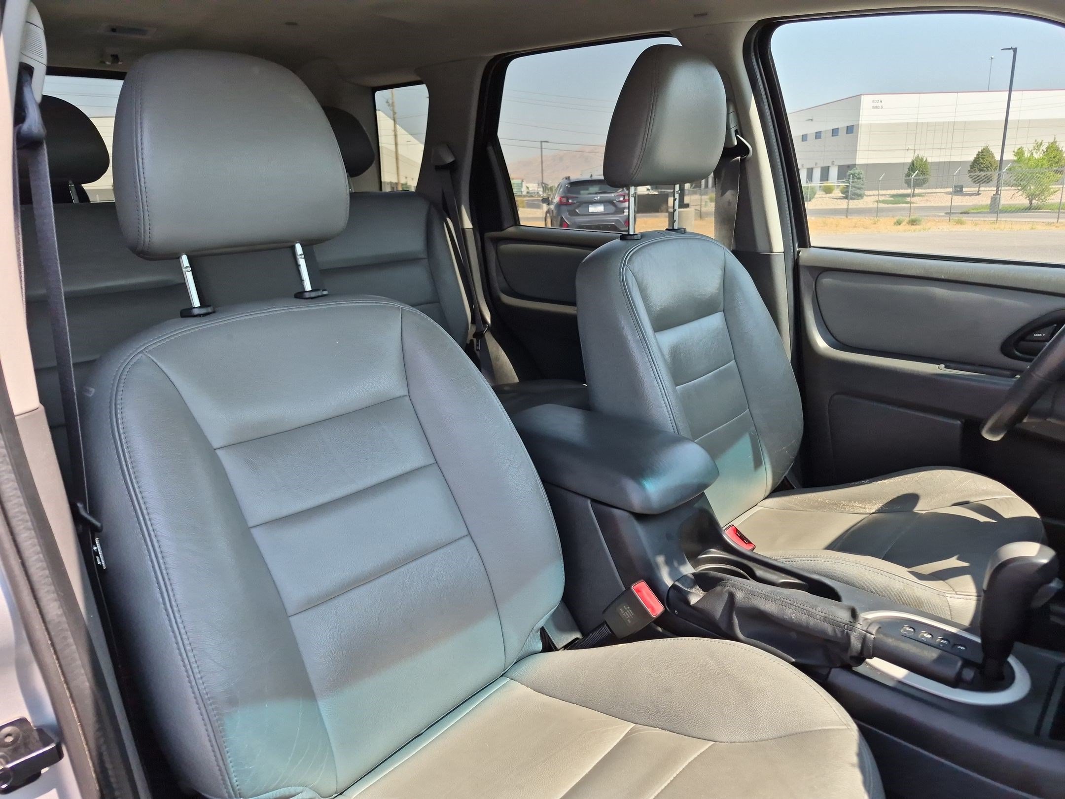 Used 2005 Silver Metallic Clearcoat Ford Hybrid image 29