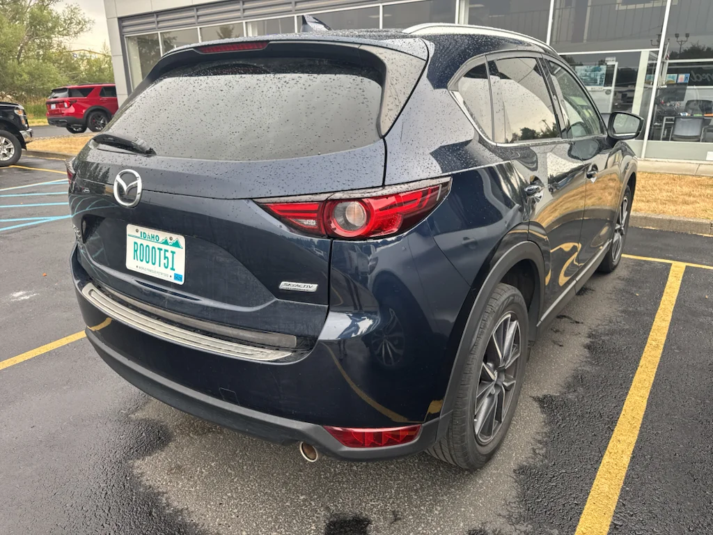 Used 2018 Deep Crystal Blue Mica Mazda Grand Touring image 4