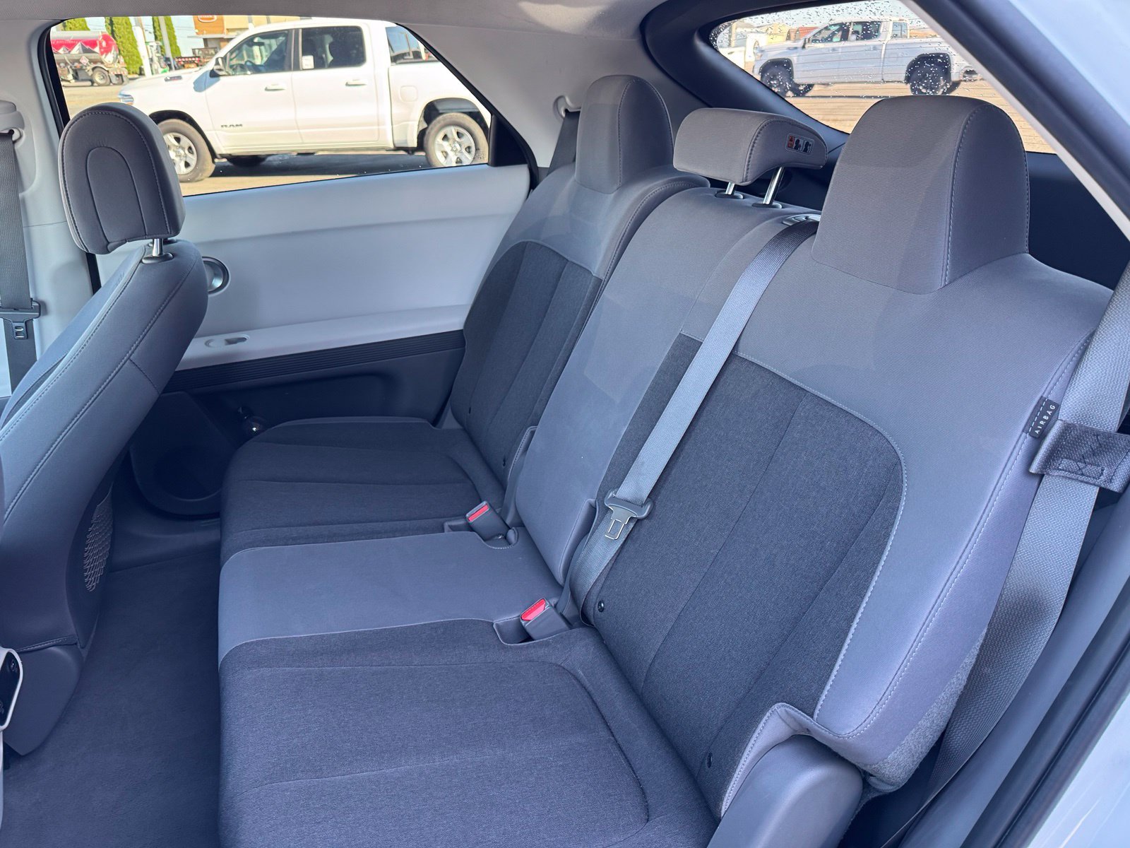 Used 2024 White Hyundai SEL image 9