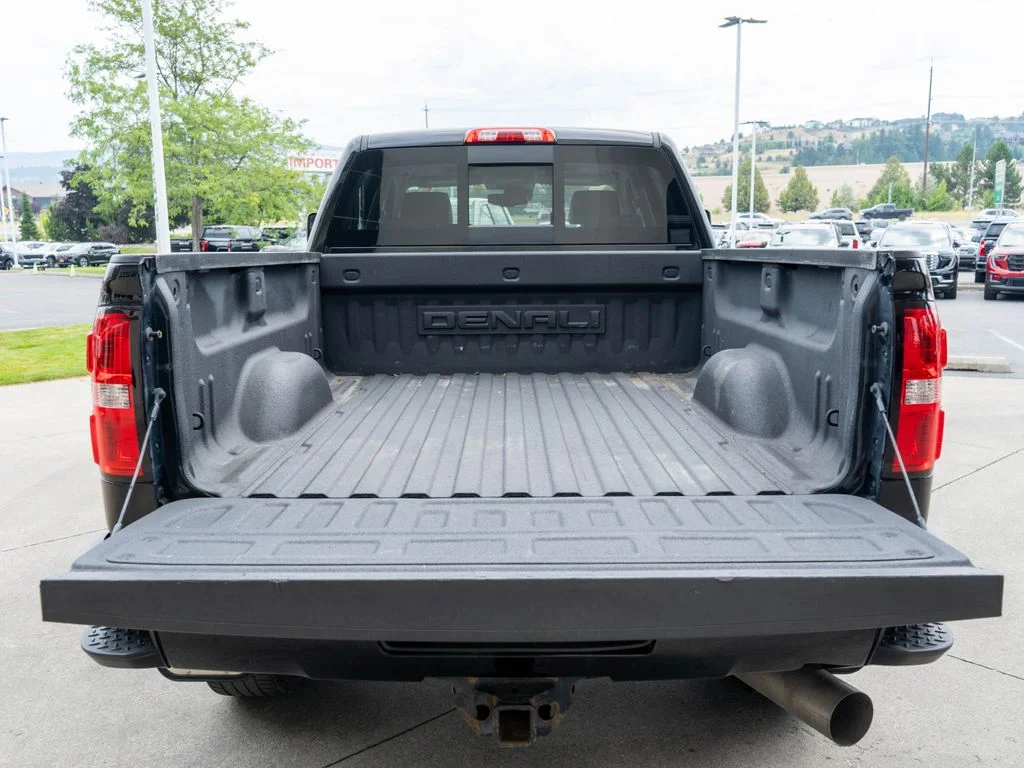 Used 2018 Black GMC Denali image 34