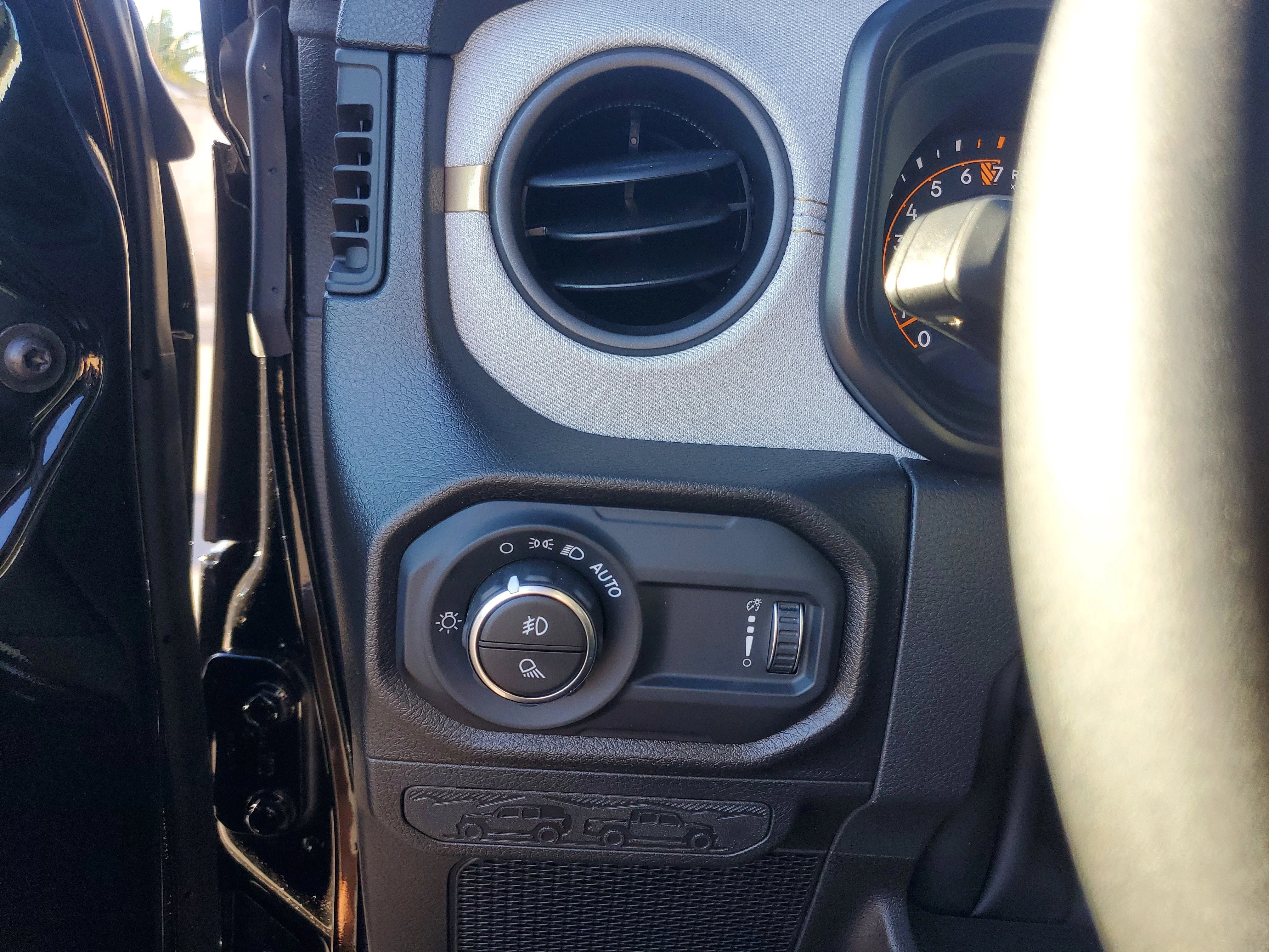 New 2026 Black Clear-Coat Exterior Paint Jeep Sport S image 23