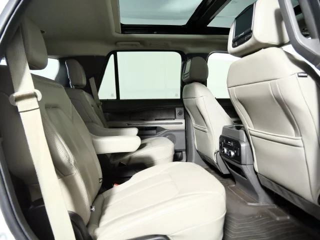 Used 2018 White Ford Limited image 12