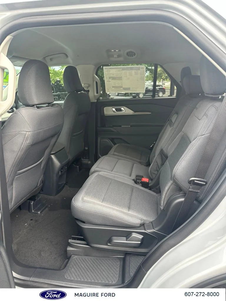 New 2026 Space White Metallic Ford Active image 9