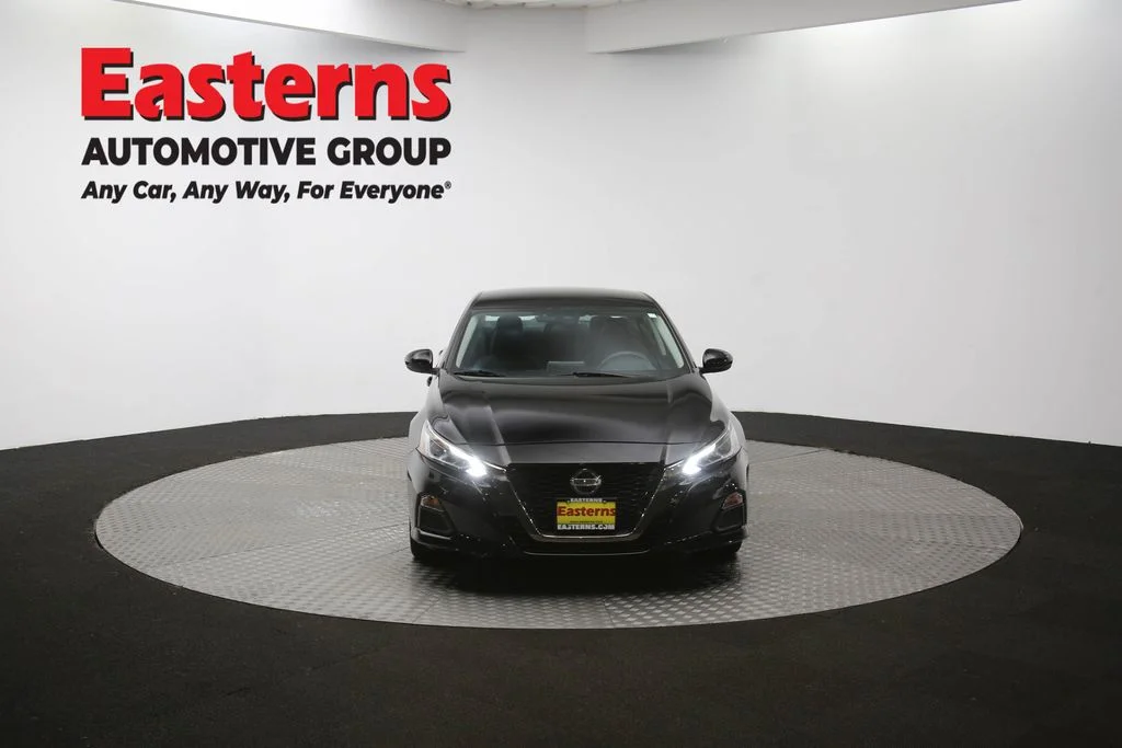 Used 2020 Black Nissan 2.5 SR image 50