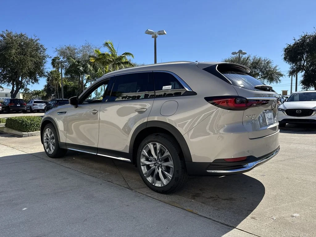 New 2026 Platinum Mazda 3.3 Turbo Premium Plus AWD image 26