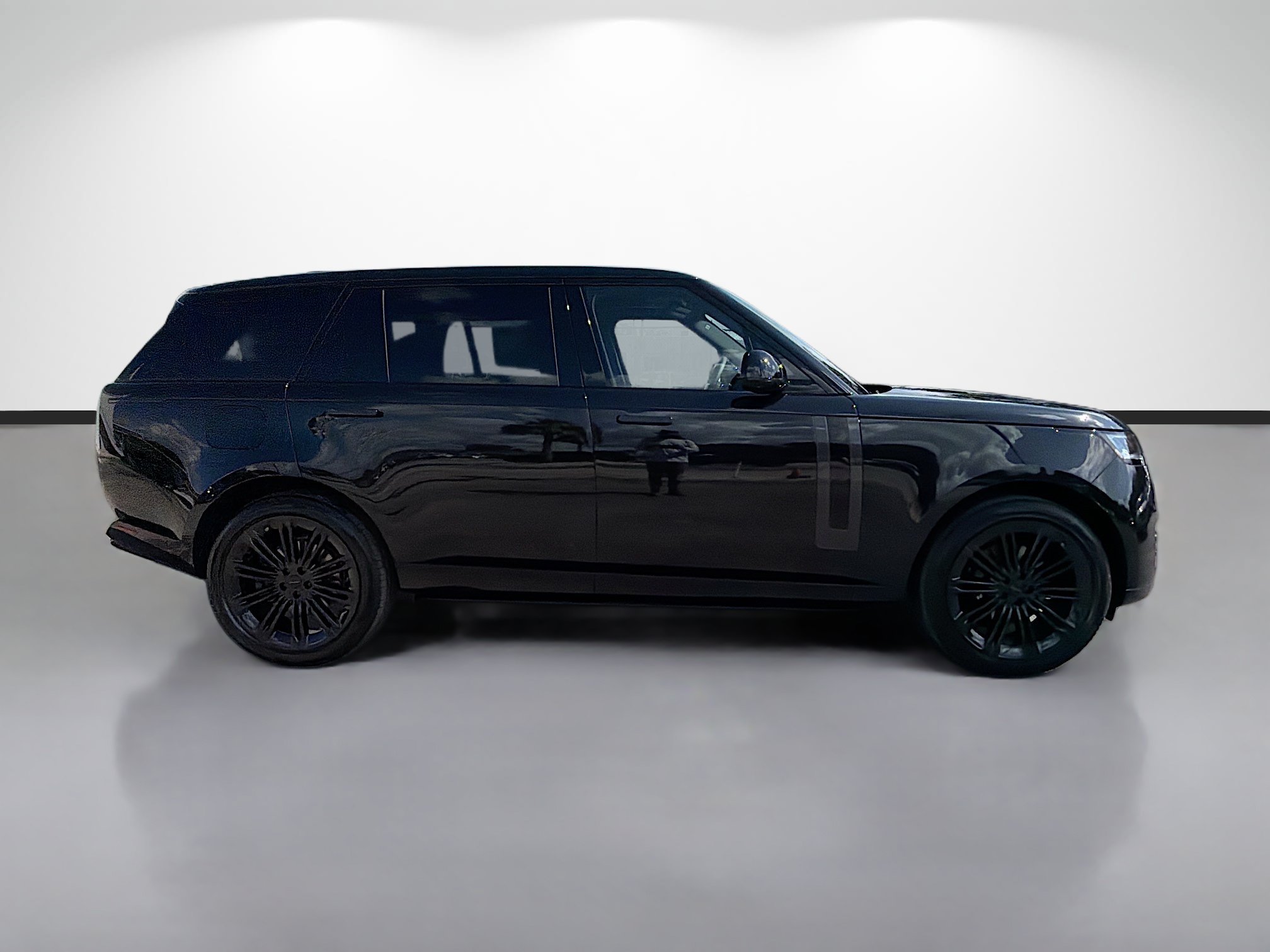 New 2026 Santorini Black LAND ROVER SE 7 Seats image 6