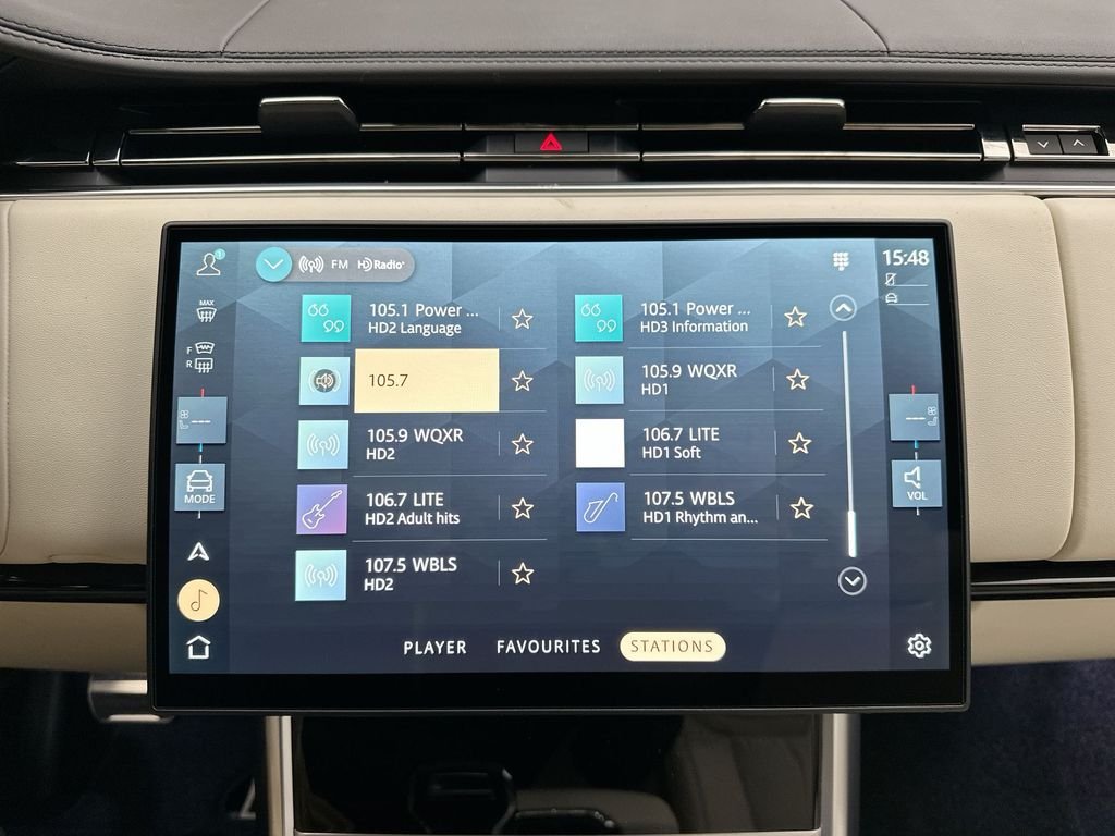 New 2026 Fuji White Land Rover SE image 27