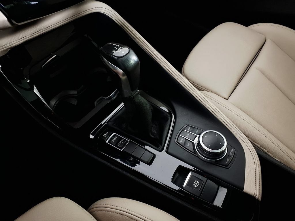 Used 2018 Black Sapphire Me BMW sDrive28i image 21