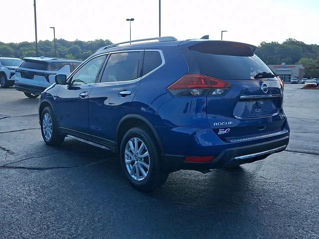 Used 2018 Blue Nissan SV image 4