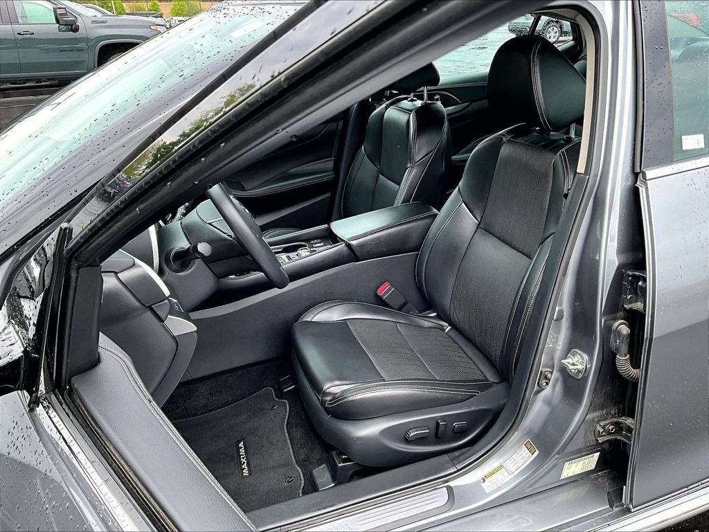 Used 2019 Gray Nissan 3.5 SV image 10