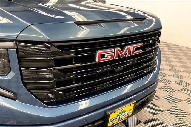 Used 2024 Downpour Metallic GMC Elevation image 34