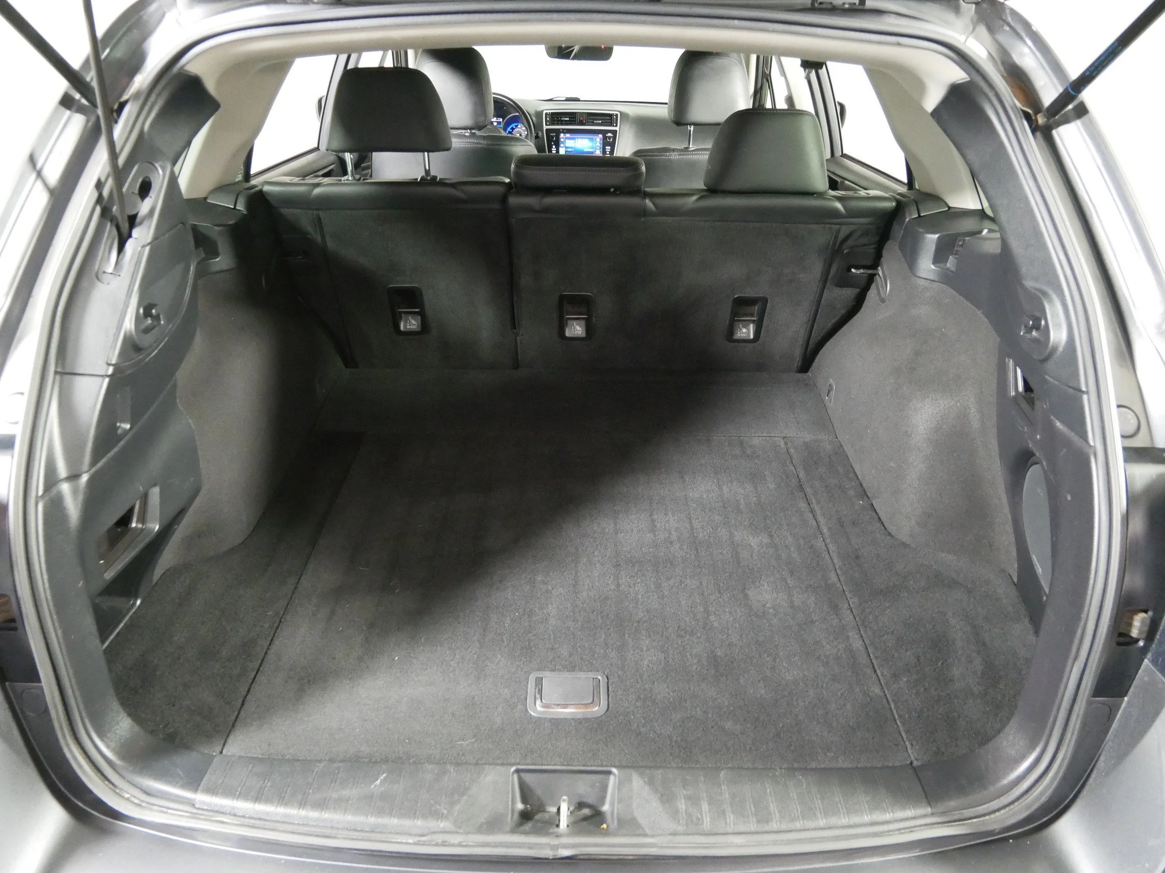 Used 2019 Magnetite Gray Metallic Subaru Limited image 18