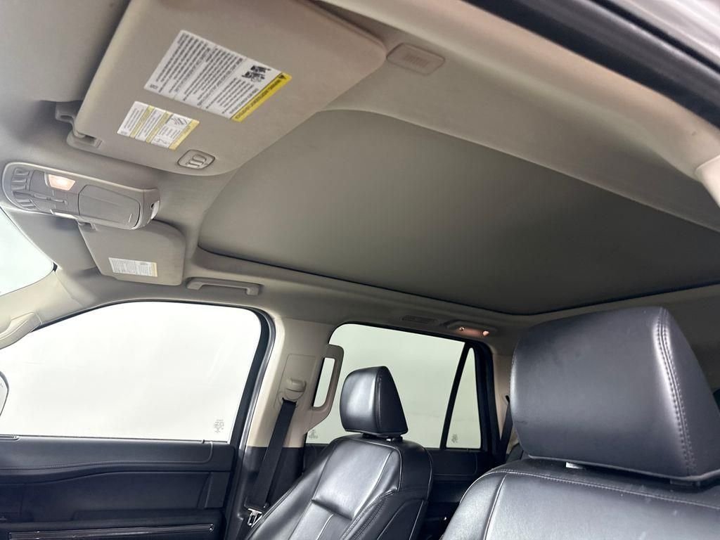Used 2022 Silver Ford XLT image 29