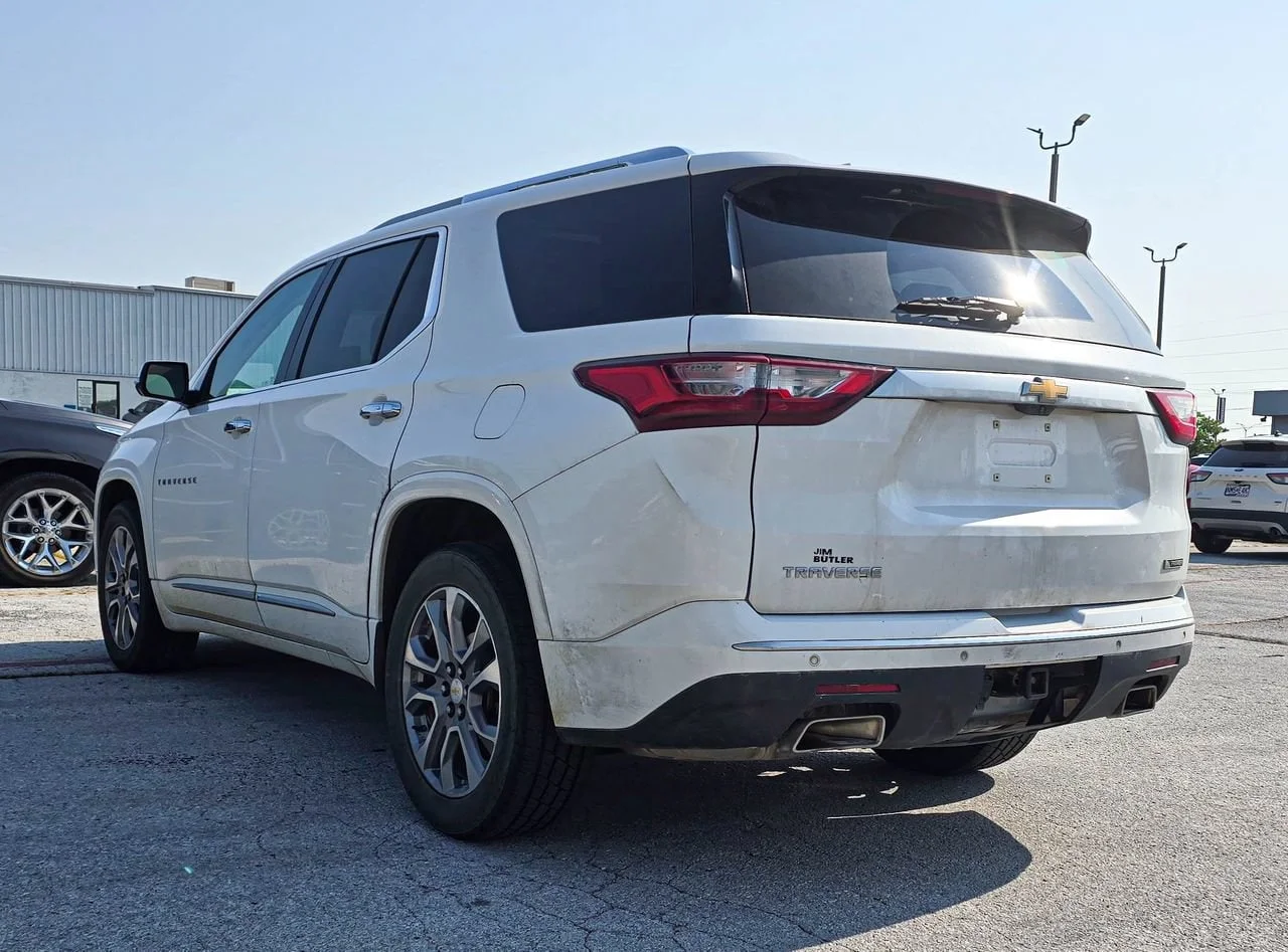 Used 2018 Summit White Chevrolet Premier image 3