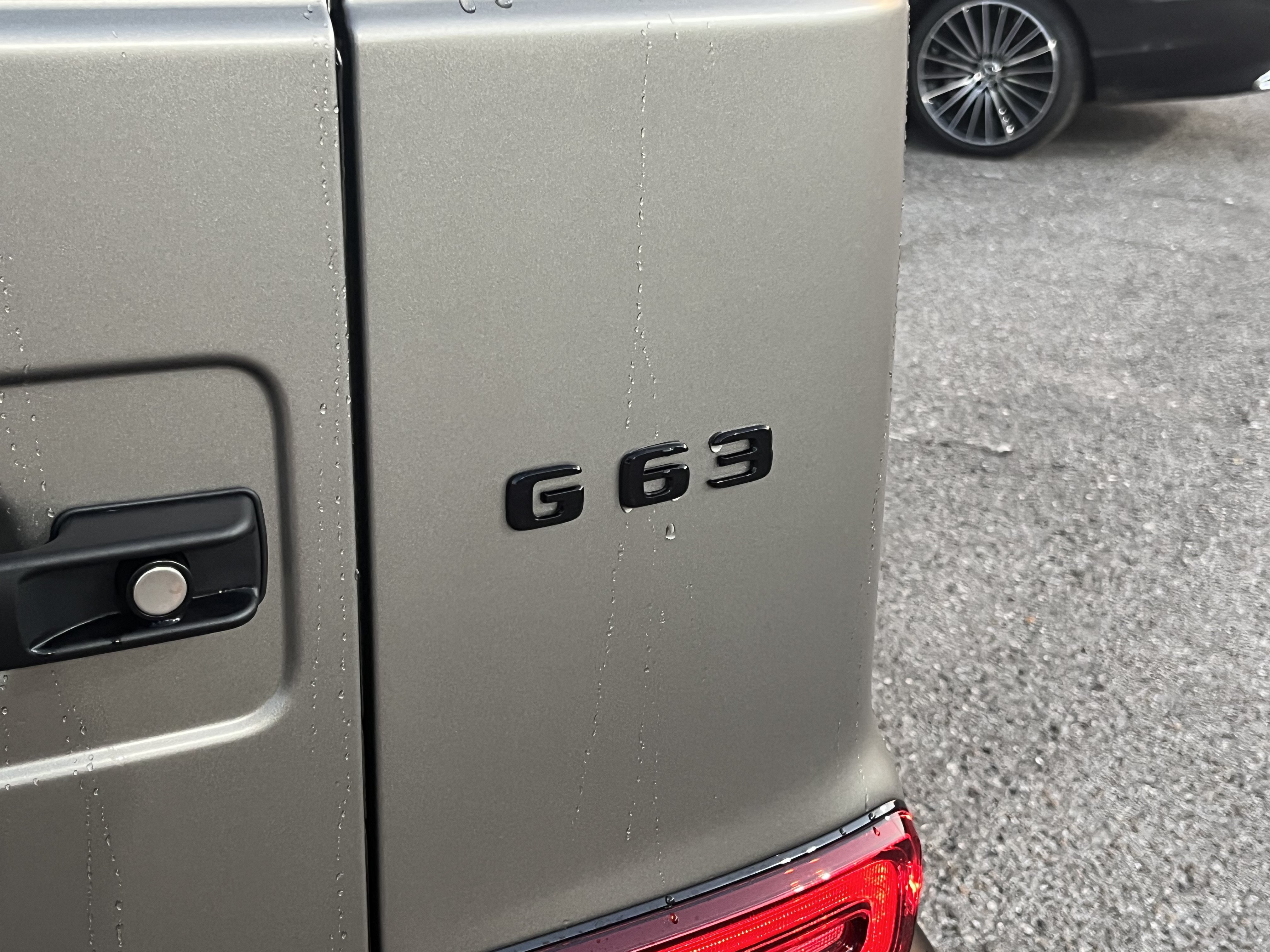 New 2027 MANUFAKTUR Sintered Bronze Magno Mercedes-Benz AMG® G 63 image 6