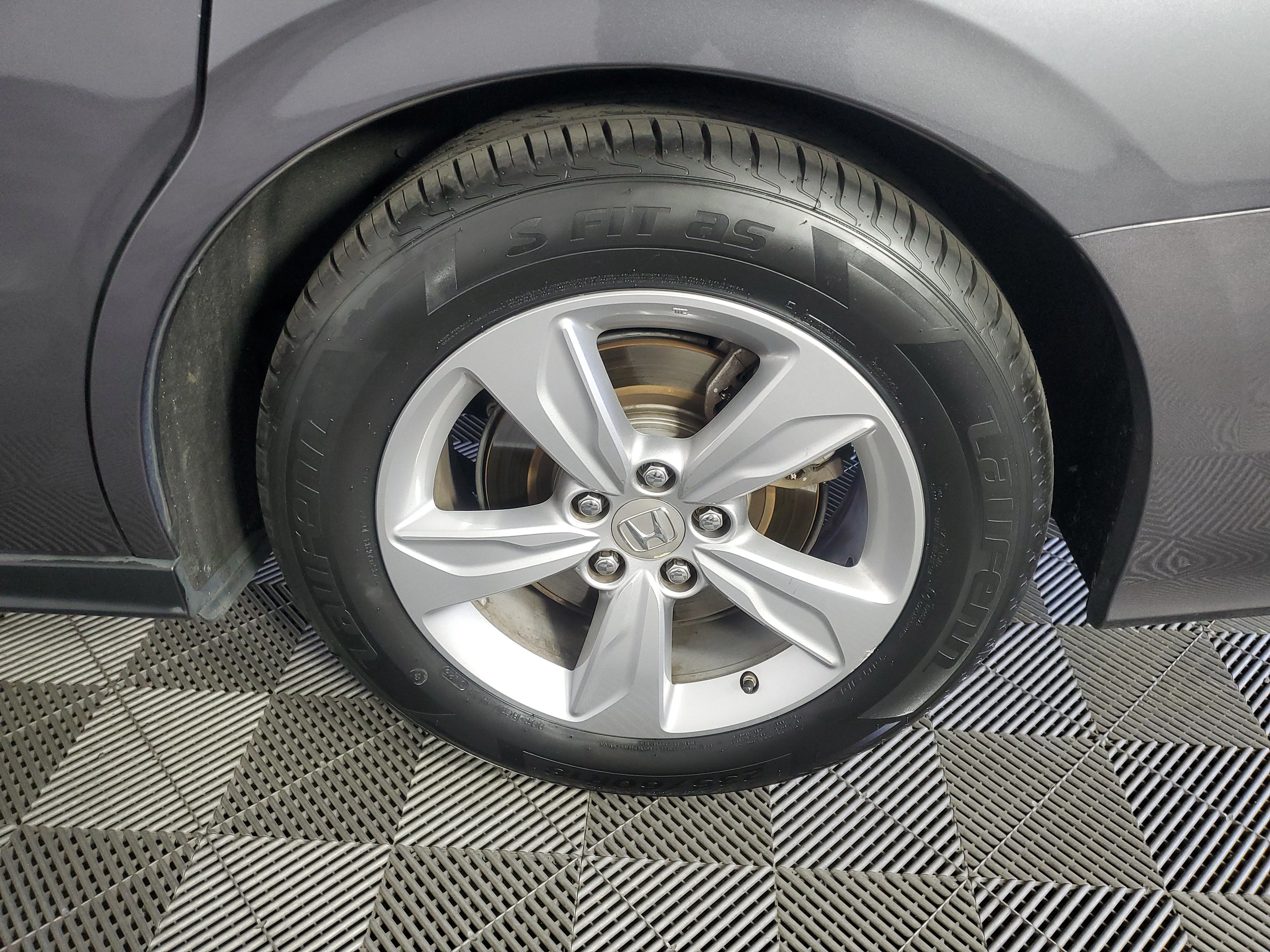 Used 2018 Modern Steel Metallic Honda EX-L image 31