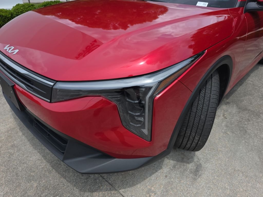 2025 Kia K4 LXS - Photo 12