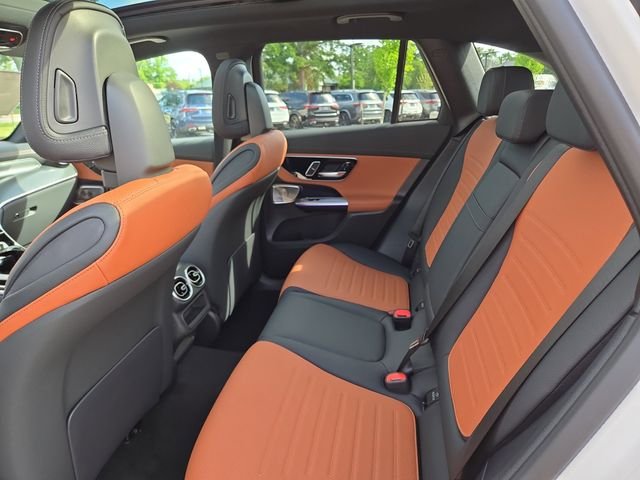 New 2026 Polar White Mercedes-Benz GLC300 image 27