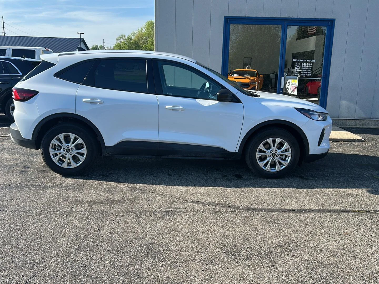 Used 2025 Oxford White Ford Active image 4