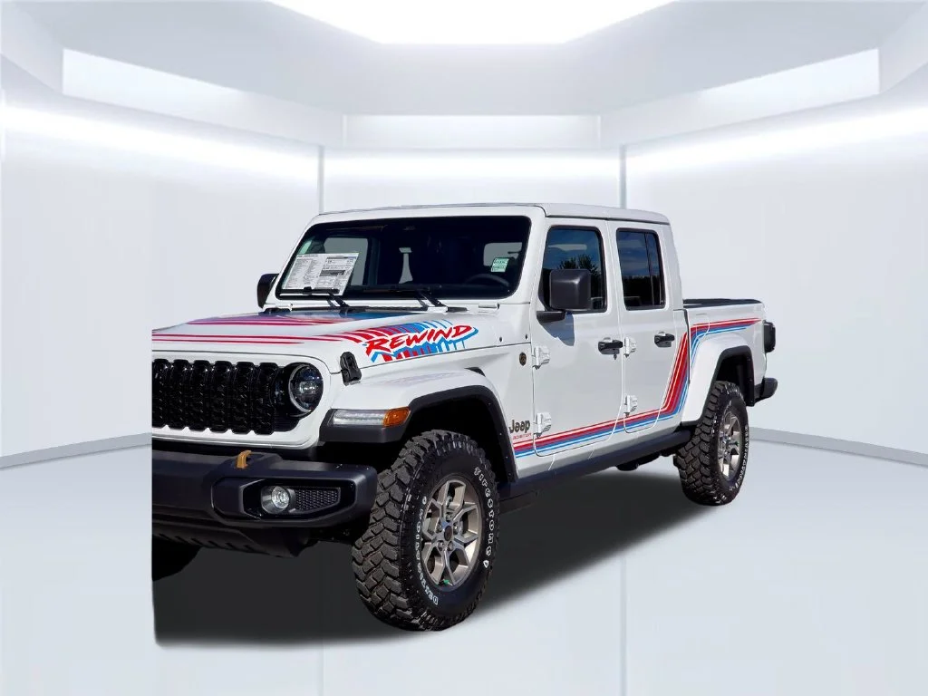 New 2026 White/off-white Jeep Sport image 42