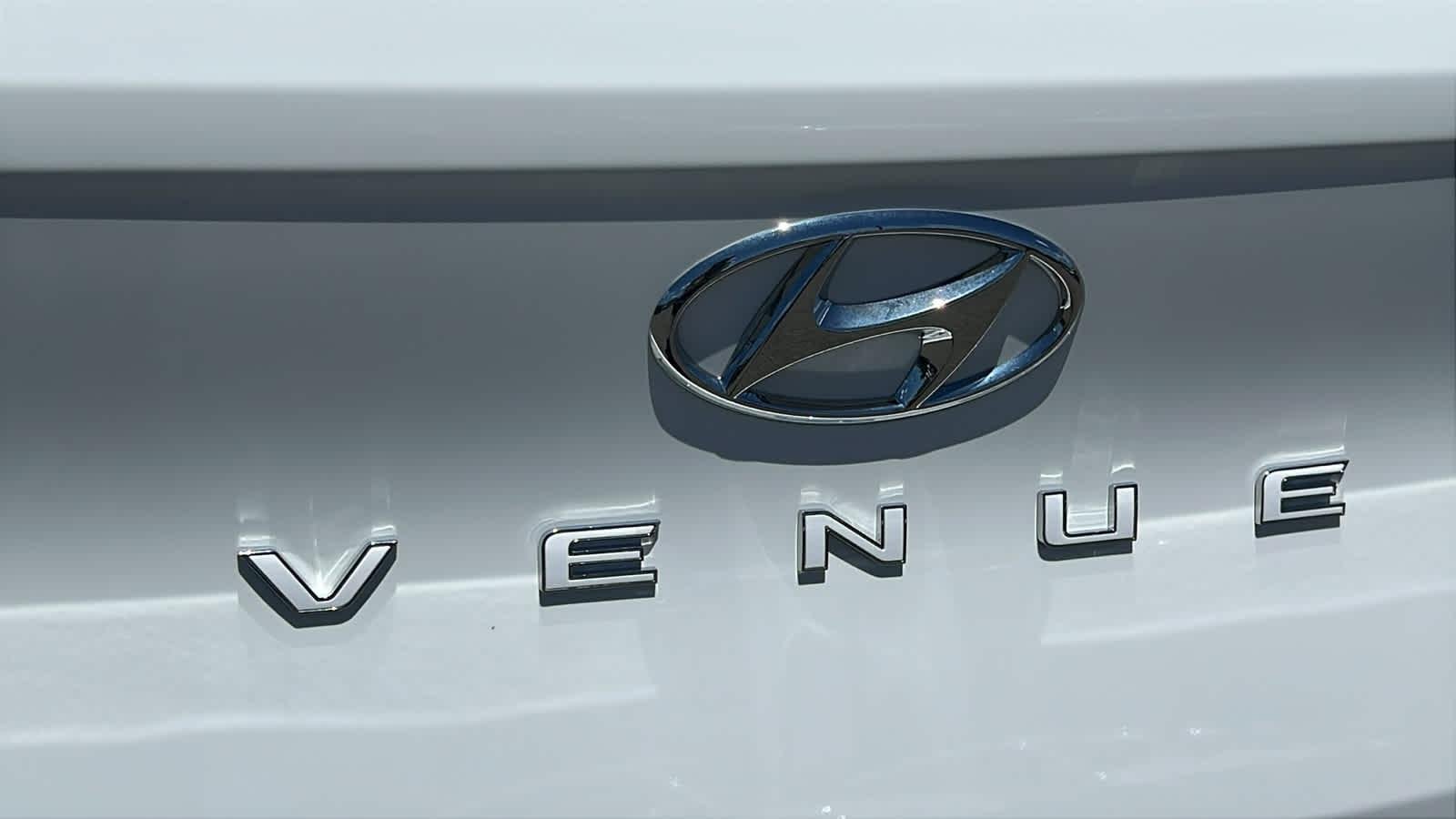 New 2026 Lunar White w/Black Roof Hyundai SEL w/Two-Tone Roof image 58