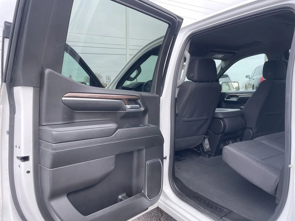 Used 2023 White Chevrolet LT image 29