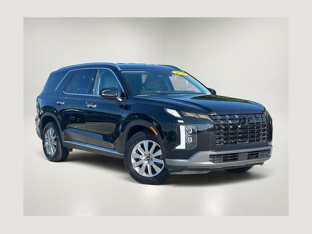 Used 2024 Black Hyundai SEL image 1