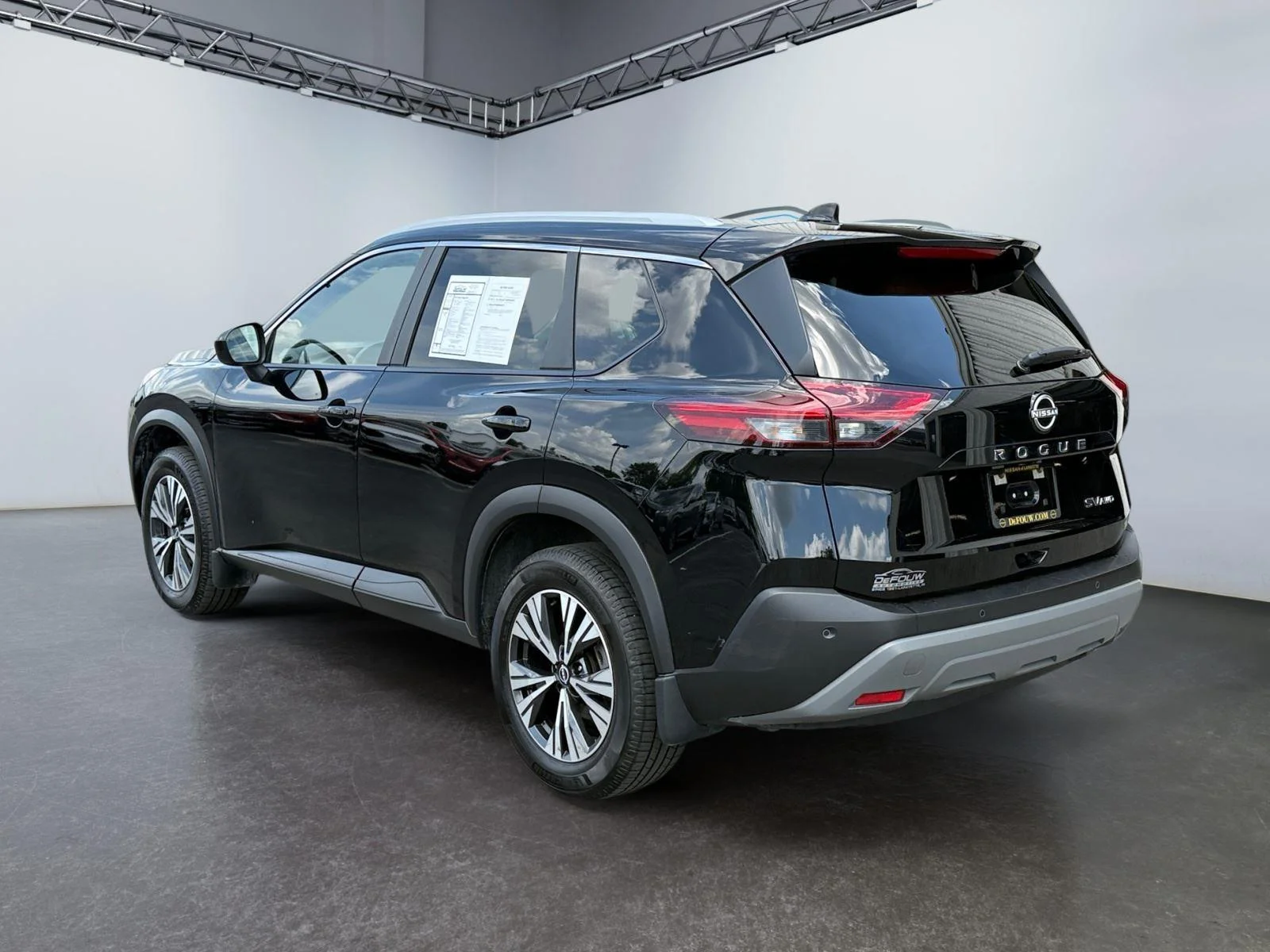 Used 2023 Super Black Nissan SV image 5