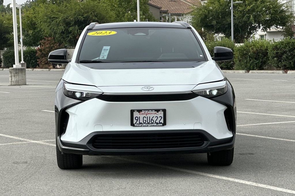 Used 2023 Beige Toyota XLE image 9