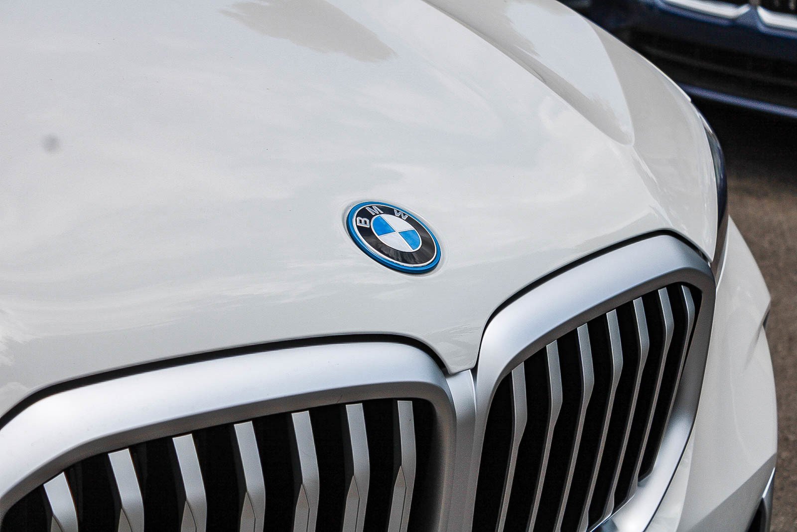 New 2026 Alpine White BMW xDrive50e image 8