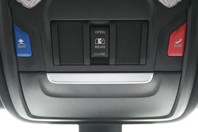 Used 2023 White Ram Big Horn/Lone Star image 31