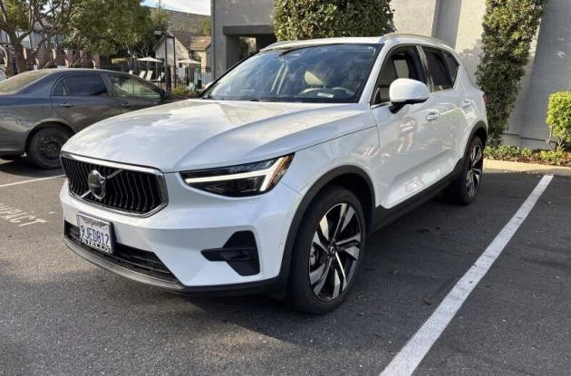 2023 Volvo XC40