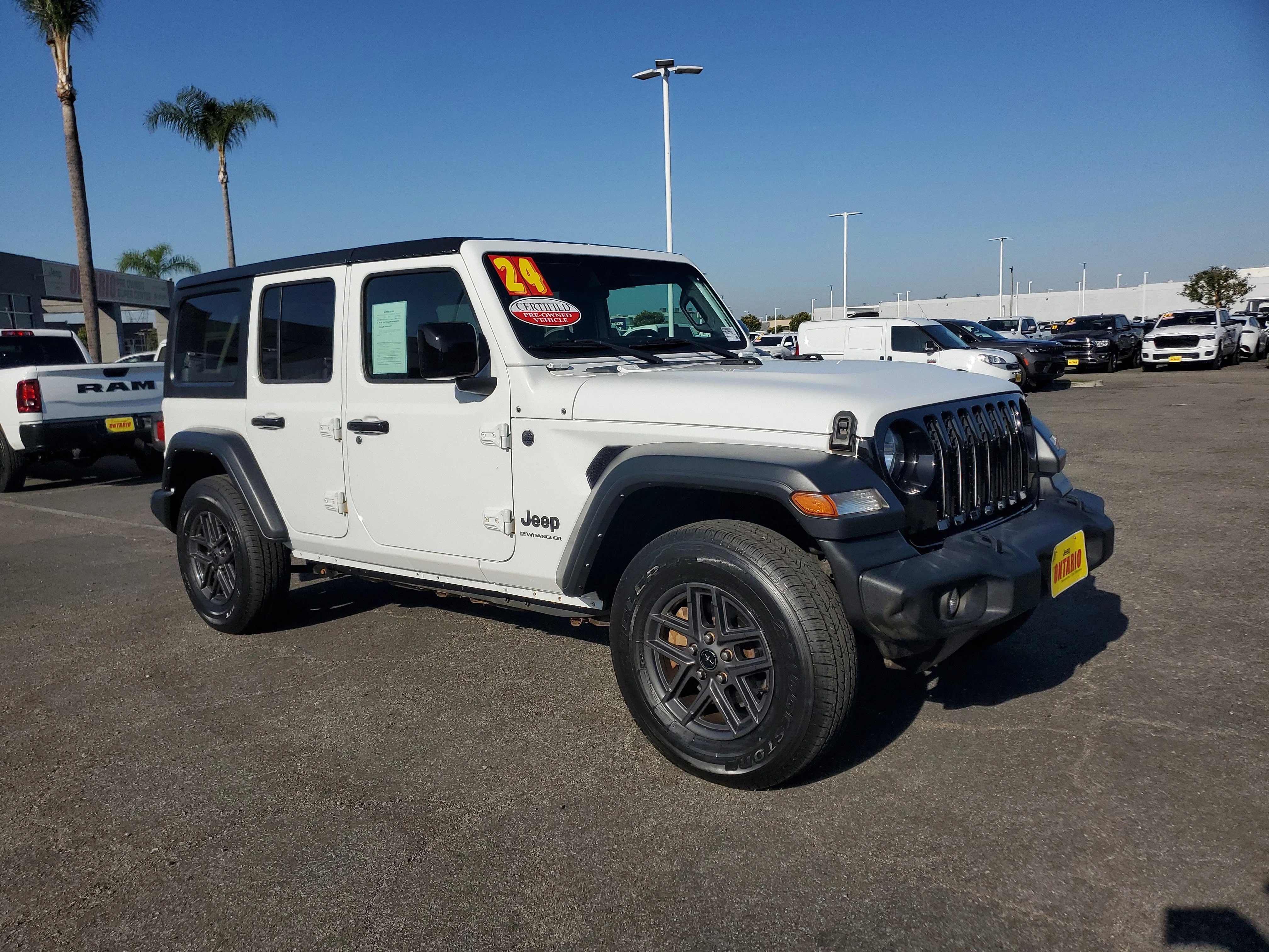 Used 2024 White Jeep Sport S image 29