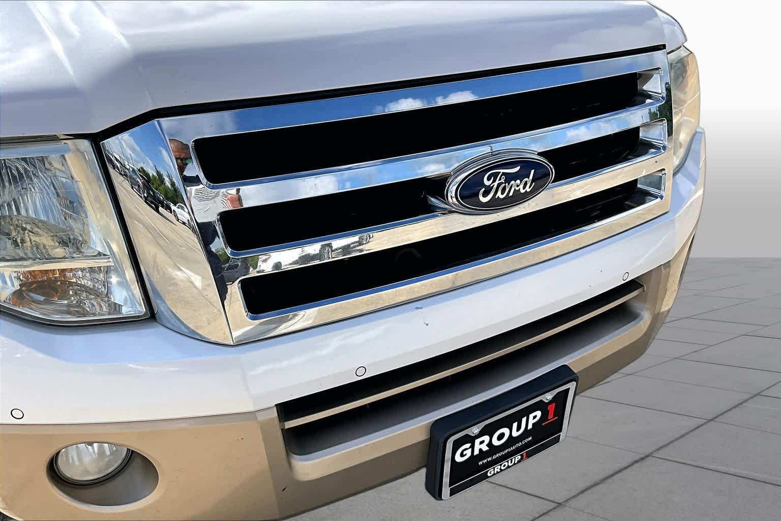 Used 2013 White Platinum Metallic Tri-Coat Ford King Ranch image 30