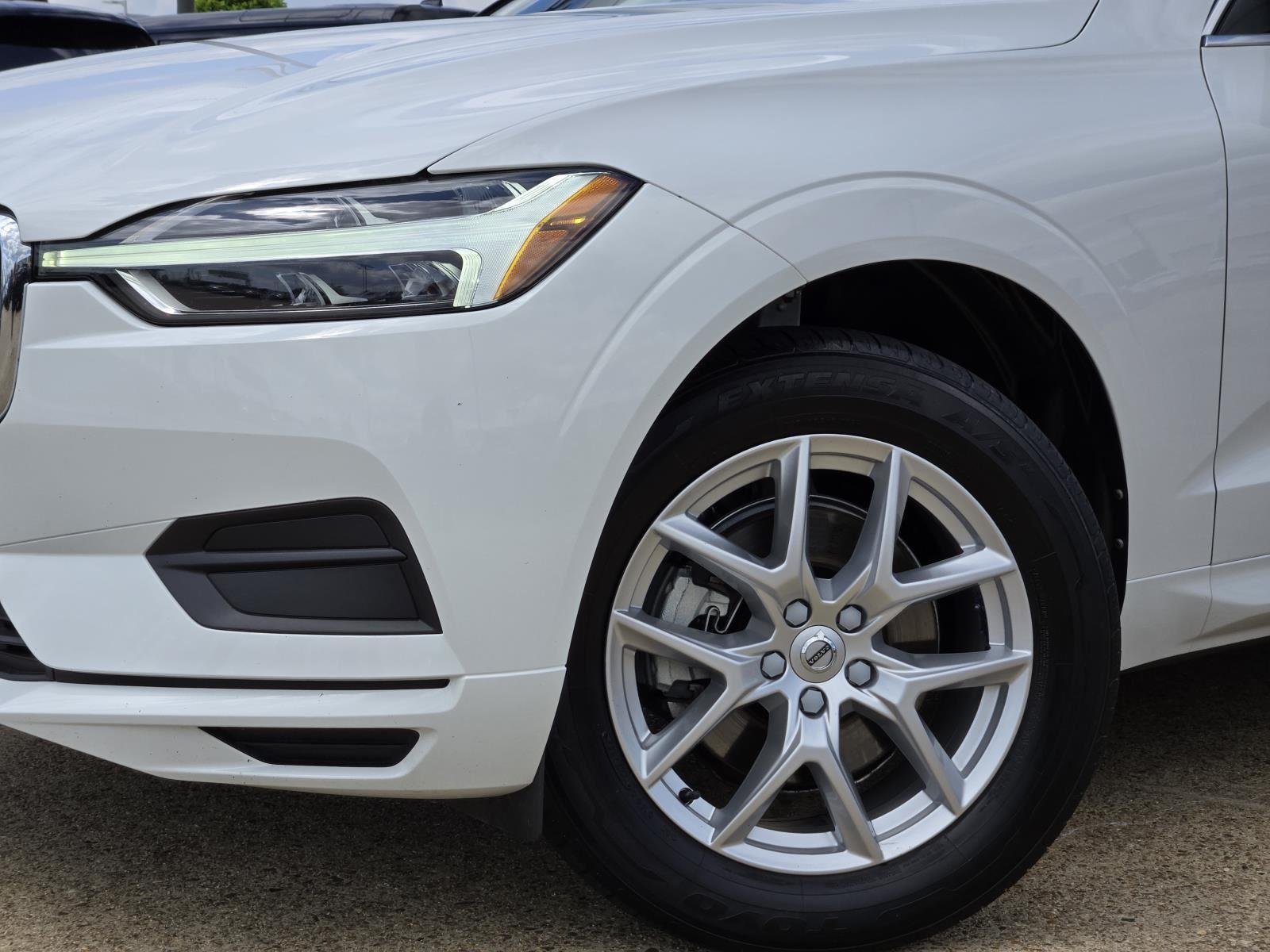 Used 2020 Ice White Volvo Momentum image 7