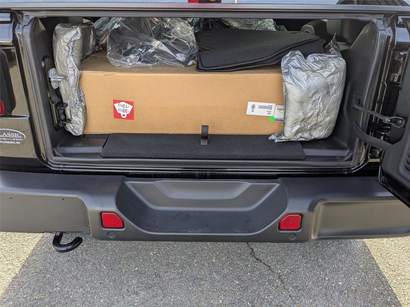 2025 Jeep Wrangler 4-Door Sahara - Photo 26