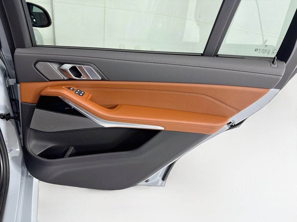 New 2027 Gray Metallic BMW xDrive40i image 27