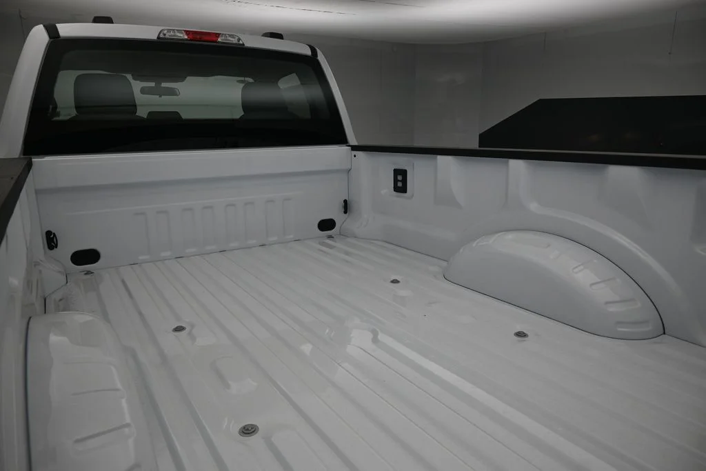 New 2026 Oxford White Ford XL image 16