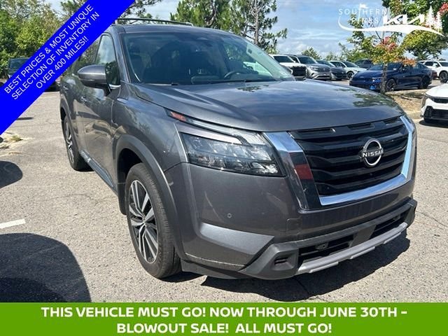 Used 2025 Gray Nissan Platinum image 1