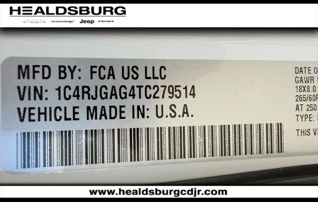 New 2026 Bright White Clear-Coat Exterior Paint Jeep Laredo image 30