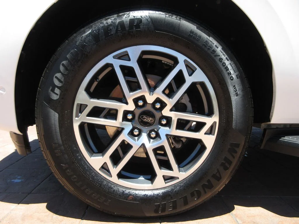 Certified Used 2025 Oxford White Ford Active image 8