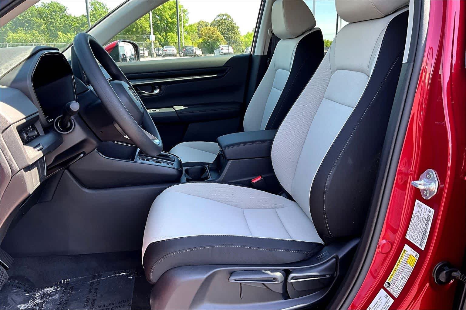 2026 Honda CR-V LX - Photo 9