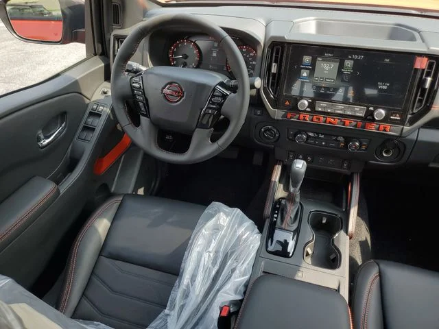 2025 Nissan Frontier PRO-4X - Photo 8