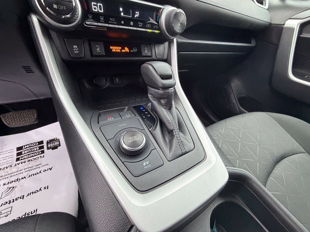 Used 2021  Toyota XLE image 23