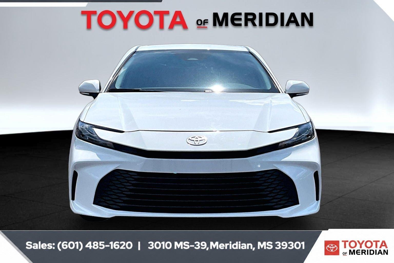 Used 2025 Ice Cap Toyota LE image 3
