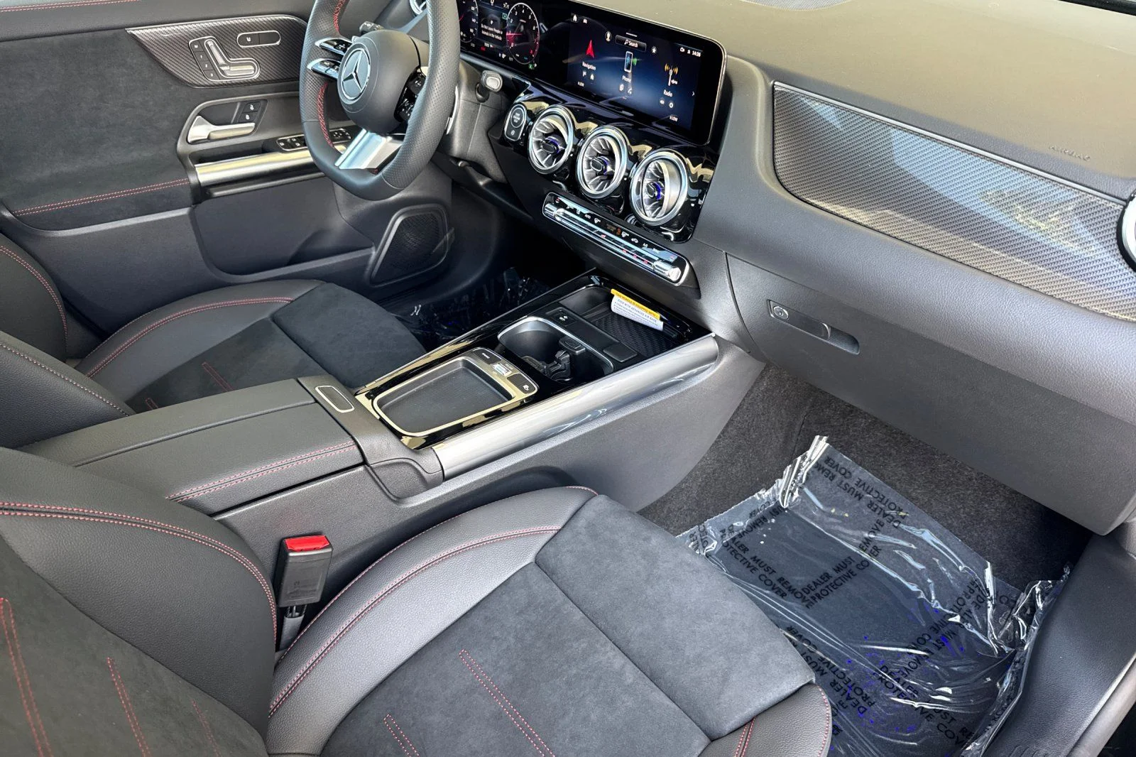 New 2026 Black Mercedes-Benz GLA 250 image 13