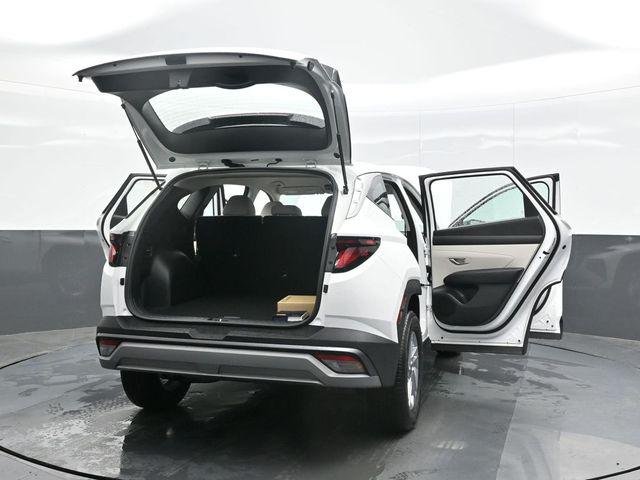 New 2026 White Hyundai SE AWD image 30
