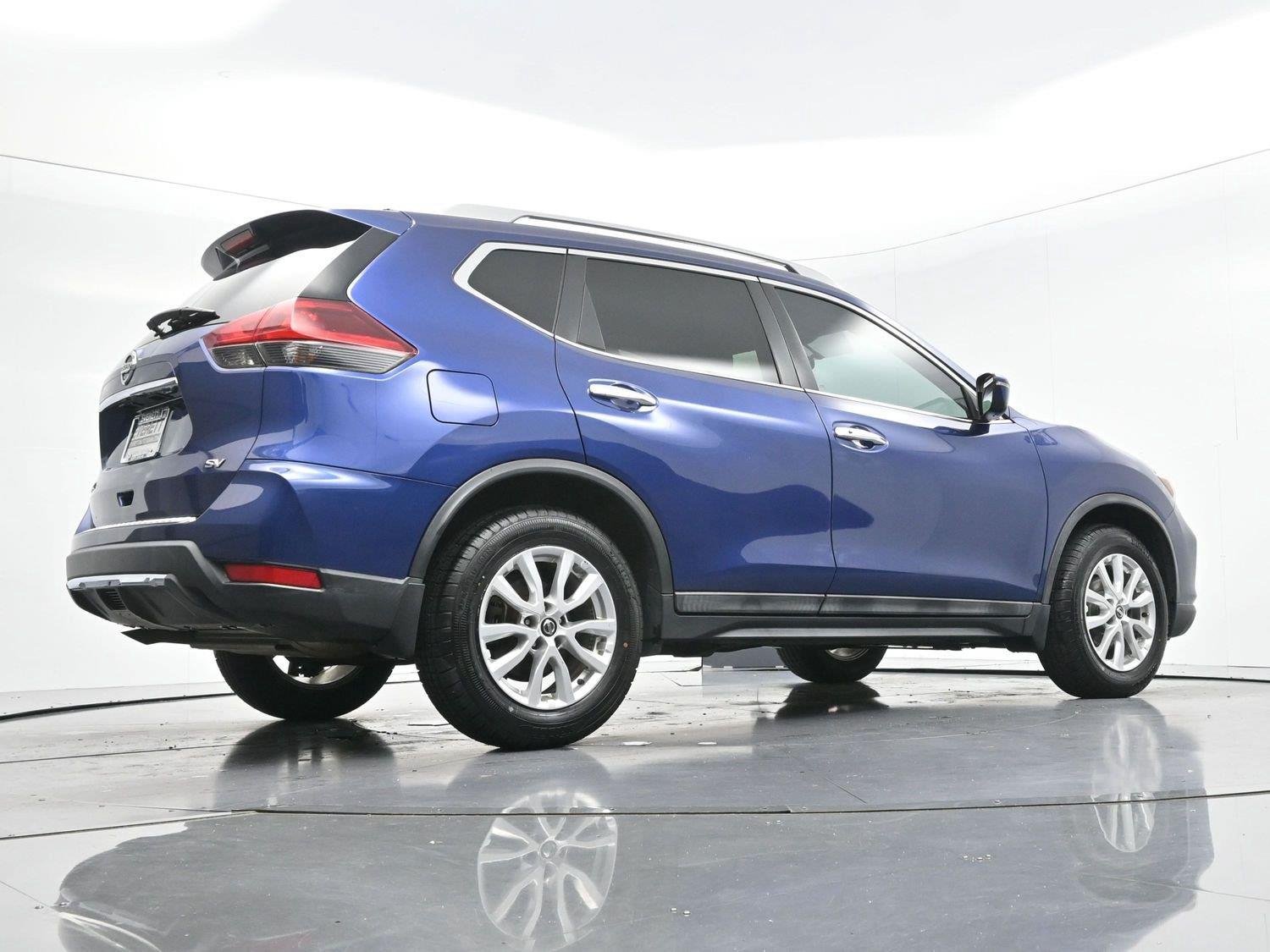 Used 2018 Caspian Blue Nissan SV image 51