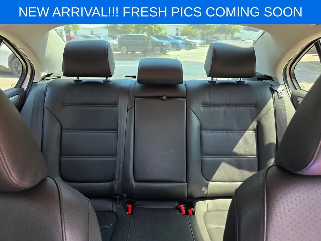 Used 2017 White Volkswagen 1.4T SE image 11